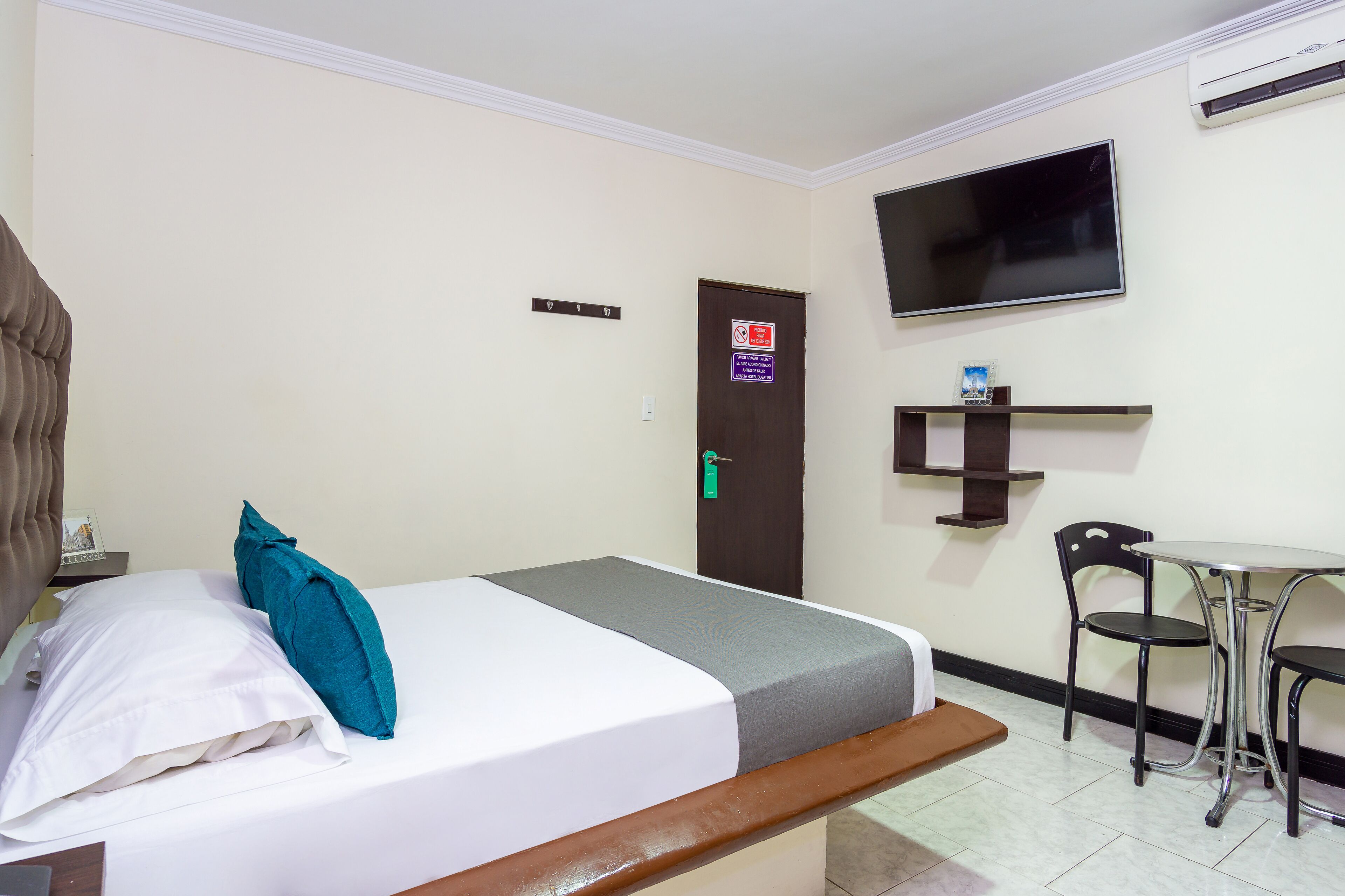 Foto - Ayenda Bugatier