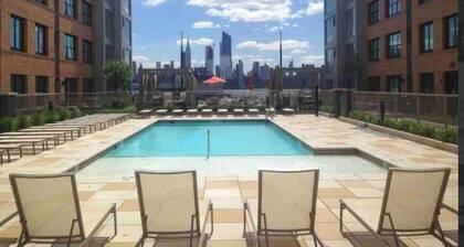 Ultra Lux Waterfront Gem - Manhattan Skylineviews - 2 King Beds ensuites