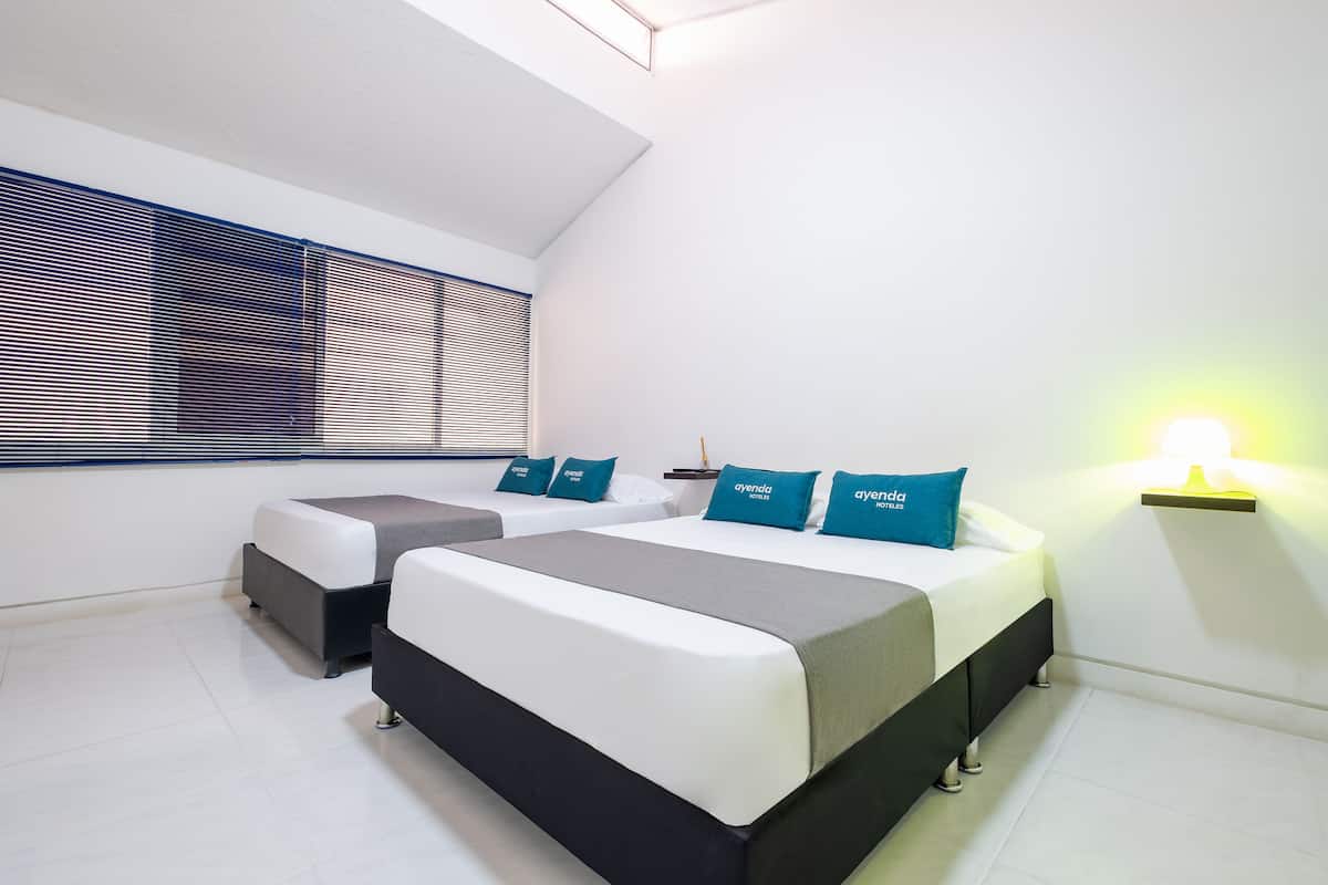 Habitación cuádruple | Ropa de cama hipoalergénica, wifi gratis y ropa de cama