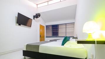 Quadruple Room | Hypo-allergenic bedding, free WiFi, bed sheets