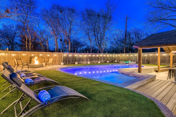 Een verwarmd zwembad