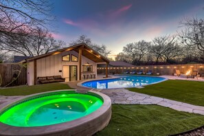 Een verwarmd zwembad