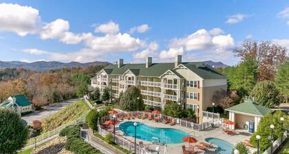 Two Bedroom, Luxury Condo, Pigeon Forge, Tennessee (2555624)