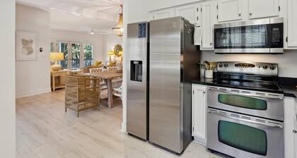 Poolside 3B villa, on golf course with pool.