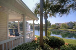 Property grounds - Totally Renovated Coastal Condo in Ocean Walk, Unit T-2 (St Simons Island)