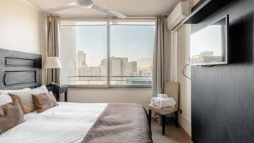 2 bedrooms, in-room safe, desk, free WiFi