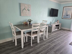 Dining - Million Dollar Views! Waterfront 2 bedroom/2 bath duplex with pool and dock. (Treasure Island)