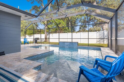 Perfect 3BD Home|Mins to BEACH|Heated POOL|Central