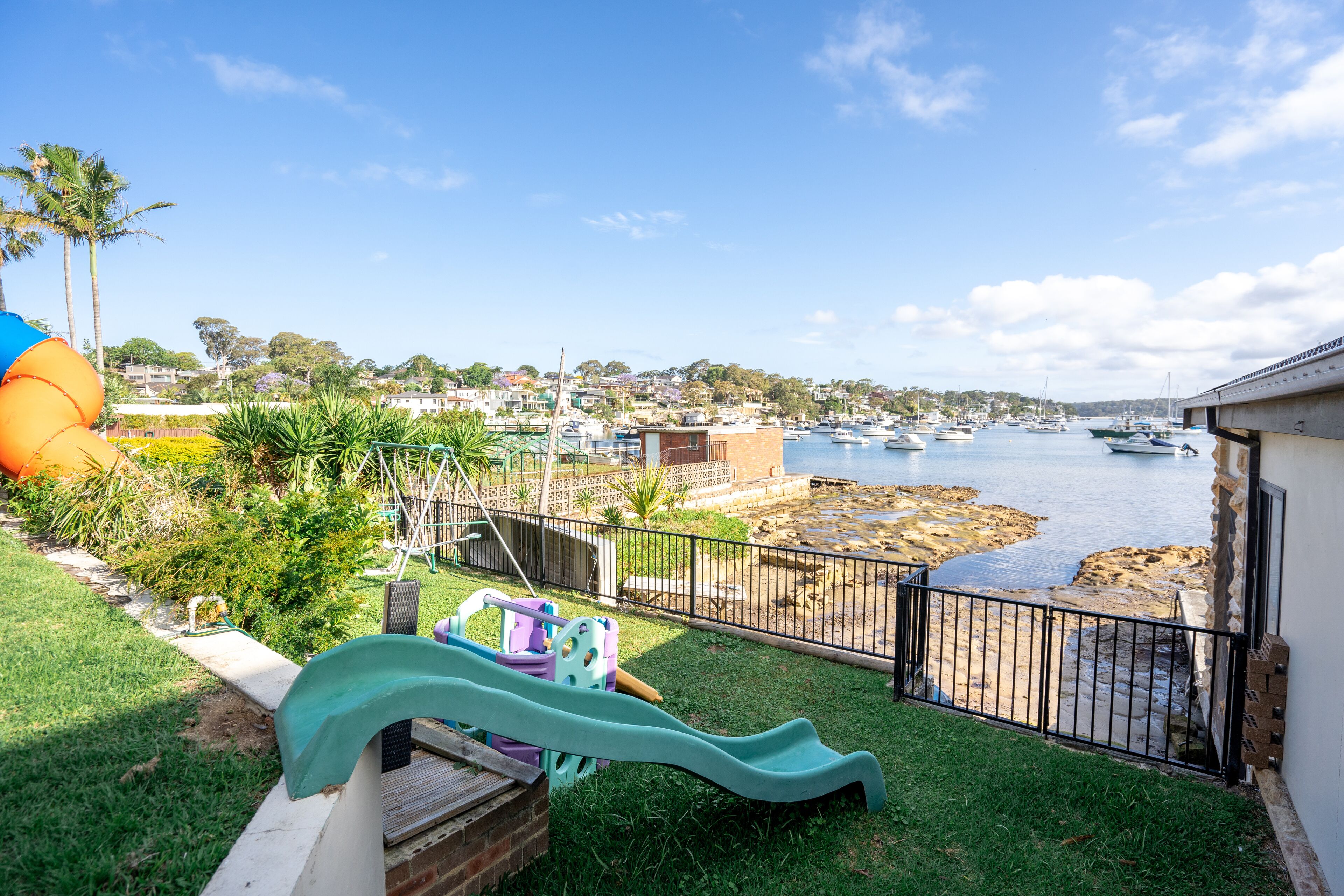 LUXURY WATER-FRONT APARTMENT - CRONULLA — image 17