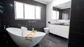 Bathtub