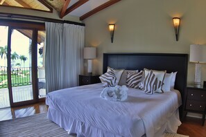 2 bedrooms, in-room safe, iron/ironing board, travel crib - Beach Villa (Playa Flamingo)