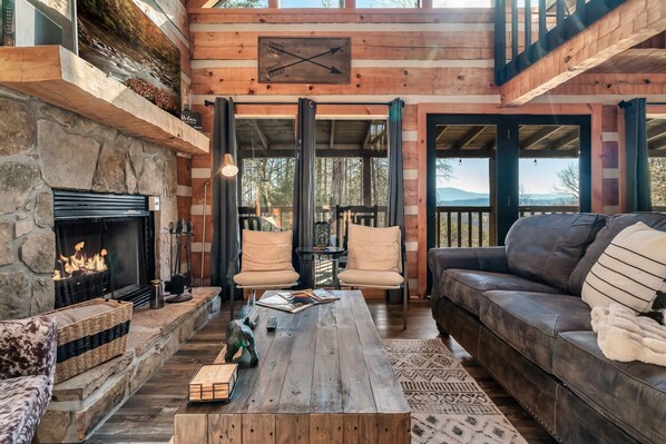 智能電視、壁爐、電子遊戲、足球機