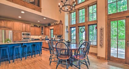 Luxe Lodge Near Smoky Mountains: Views & Hot Tub!