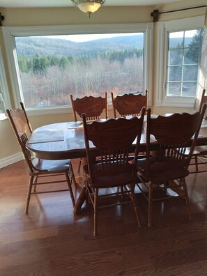Dining - SLOPES AND STREAMS (Searchmont)