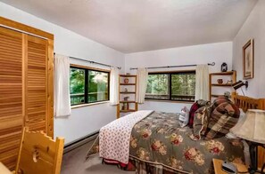 4 Schlafzimmer, Bügeleisen/Bügelbrett, WLAN, Bettwäsche