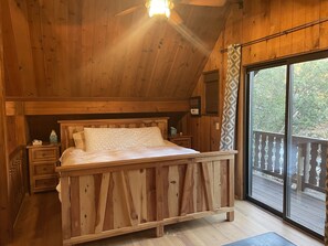 4 bedrooms, desk, free WiFi, bed sheets