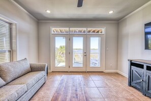 TV - The Salty Fox–Family-Friendly Gulf Escape (Gulf Shores)