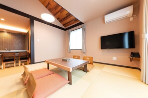 Apartemen Keluarga, Bebas Asap Rokok (102) | Ruang keluarga | Televisi 43-inci dengan saluran TV kabel, Netflix, dan Hulu