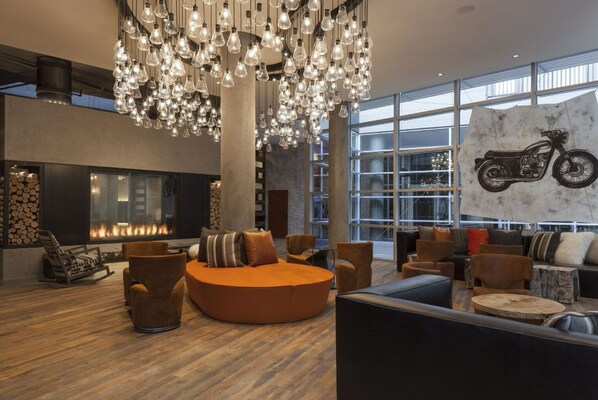 Interior - Upscale H Street 1BR w/ Gym, W/D & Pool, across from WF, by Blueground (Washington, D.C.)