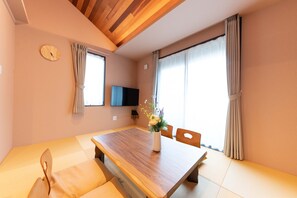 Appartamento familiare, non fumatori (101) | Soggiorno | TV a schermo piatto 43 pollici con canali via cavo, TV, Netflix