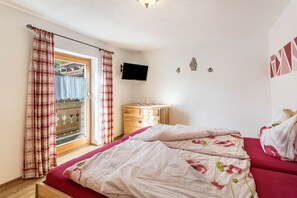 2 bedrooms, free WiFi, bed sheets