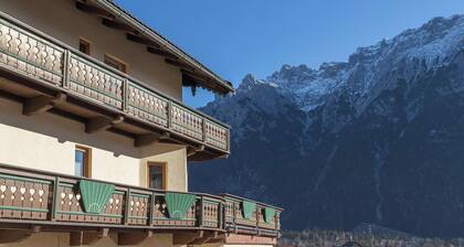 Ferienwohnung Granat in der Nähe des Skilifts mit Bergblick, WLAN und Balkon