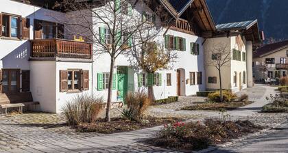 Apartment Granat Near the Ski Lift with Mountain View, Wi-Fi & Balcony