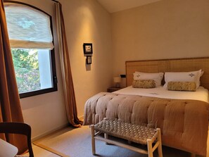 7 dormitorios, tabla de planchar con plancha, Internet y ropa de cama