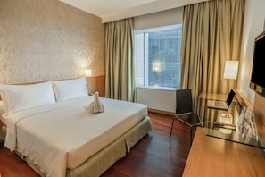 Deluxe Room | In-room safe, desk, free WiFi, bed sheets