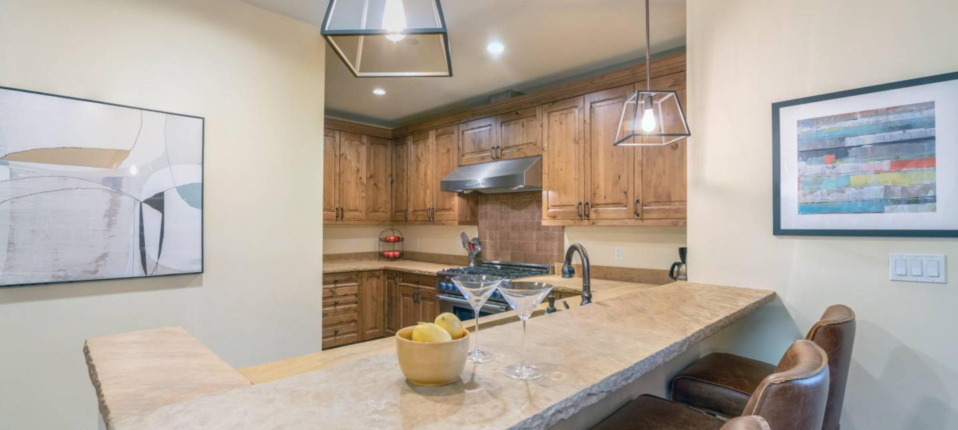 Condo, 4 Bedrooms | Private kitchen