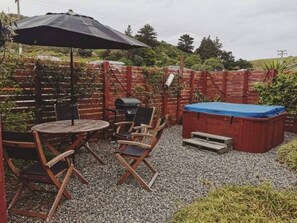 Outdoor dining - Lake Ferry Bach @lake Onoke South Wairarapa and Spa (Wairarapa)