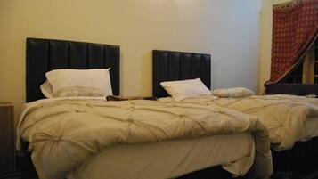 Deluxe Double or Twin Room | Iron/ironing board, free WiFi