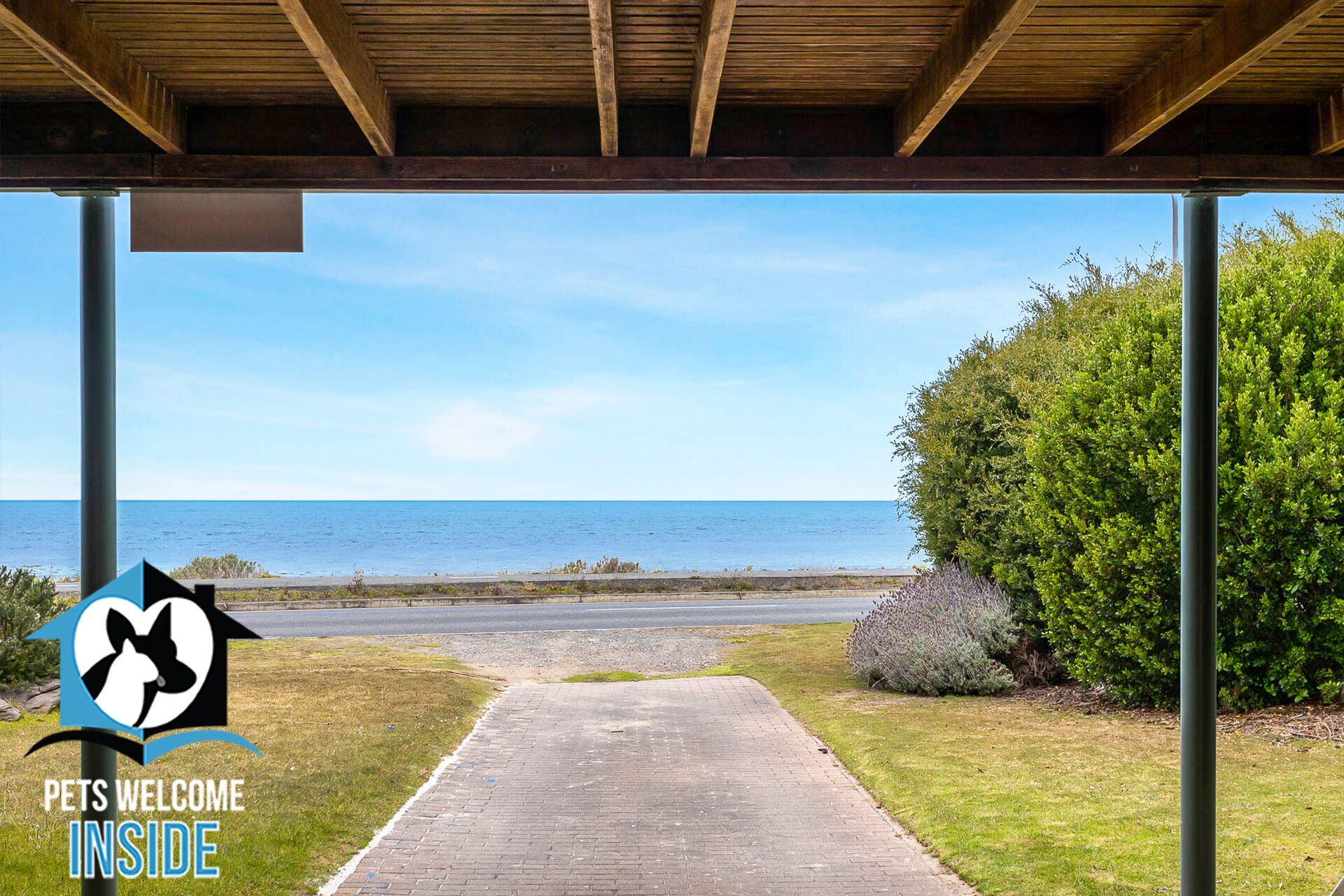 Esplanade 3BR Holiday Home with Beautiful Ocean Views — image 3