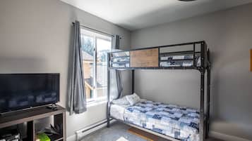 3 Schlafzimmer, Schreibtisch, Reisekinderbett, kostenloses WLAN