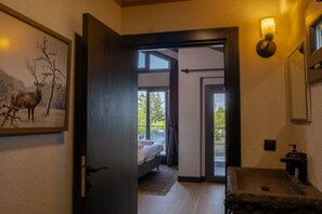 4 quartos, ferros/tábuas de passar roupa, berço de viagem, Wi-Fi