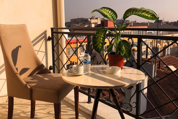 Deluxe Room | Terrace/patio