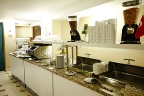 Breakfast and dinner served - Anafarta Otel (Balikesir)