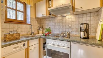 Kühlschrank, Ofen, Herdplatte, Geschirrspüler