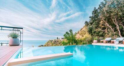 Villa Charlene exclusive property with pool heated and jacuzzi