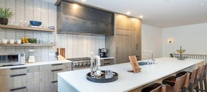 Condo, 3 Bedrooms | Private kitchen