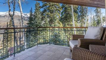 House, 5 Bedrooms | Terrace/patio