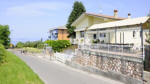 Exterior - Holiday Home by Lake Garda with Garden (Lazise)