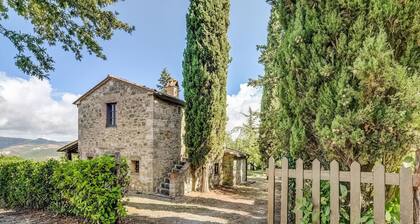 Belvilla by OYO Typical country house with pool