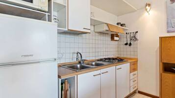 Fridge, microwave, stovetop