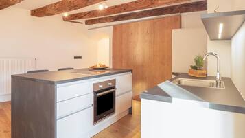 Réfrigérateur, four, plaque de cuisson, lave-vaisselle