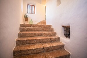 Interior - Apartment "Brantenhof Pomum" with Mountain View, Sauna and Wi-Fi (Kurtatsch)