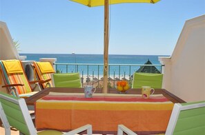 Outdoor dining - Sunny Apartment on Burriana Beach with Sea View, Balcony, Wi-Fi & A/C (Nerja)