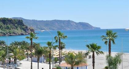 Sonnige Ferienwohnung am Strand von Burriana mit Meerblick, Balkon, WLAN & Klimaanlage