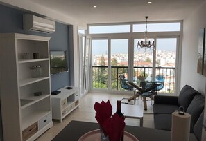 TV - Wonderful Apartment 'Capri' with Views over Nerja & the Sea, Balcony, Wi-Fi & A/C (Nerja)