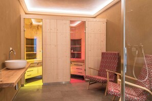 Spa - Apartment "Hilber App Fermeda" with Mountain View, Garden and Wi-Fi (Villnöss)